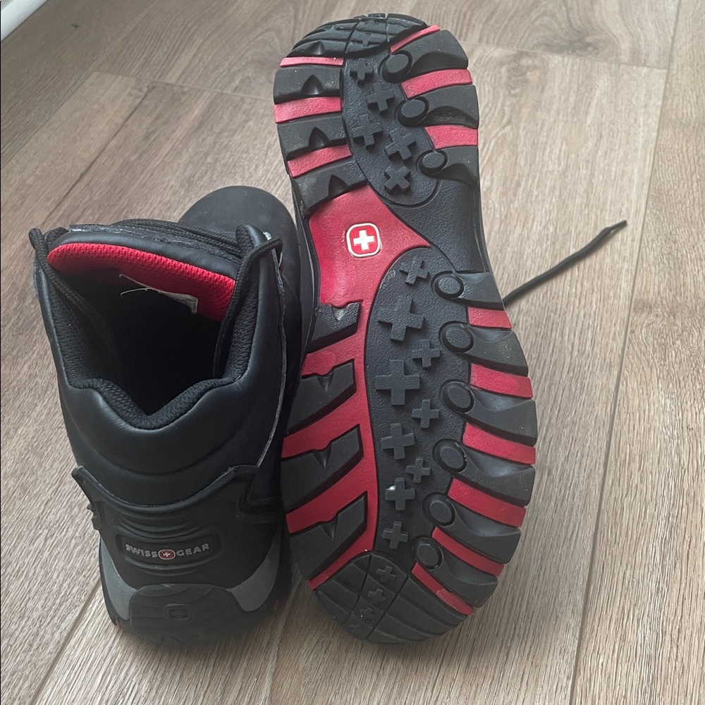 SwissGear Winter Snow Boots - Picture 6 of 8